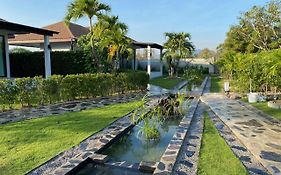 Siri Thai Lodges